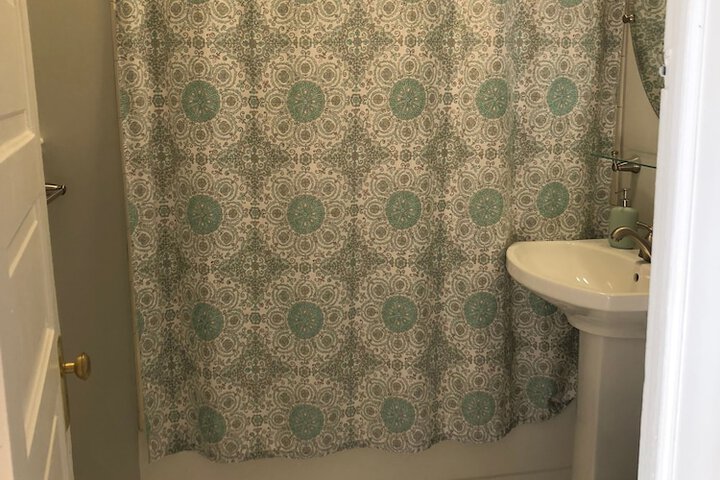 Room 24 of 28