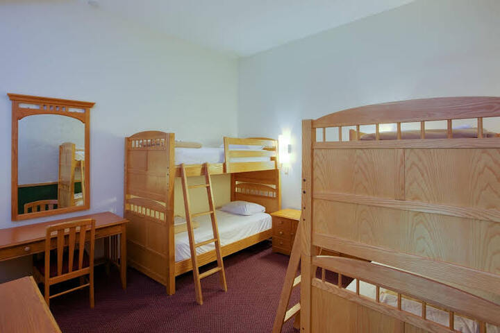 DEER CREEK LODGE AND CONF CTR