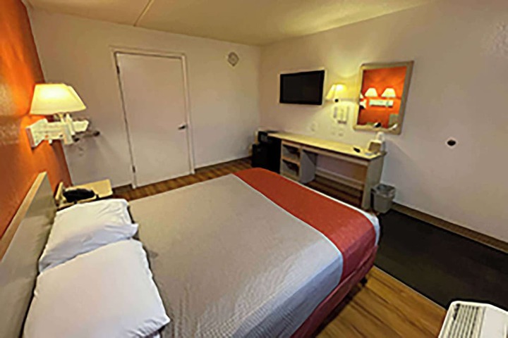 Room 16 of 17