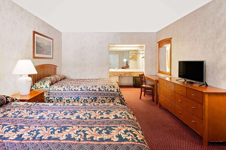 Room 14 of 18