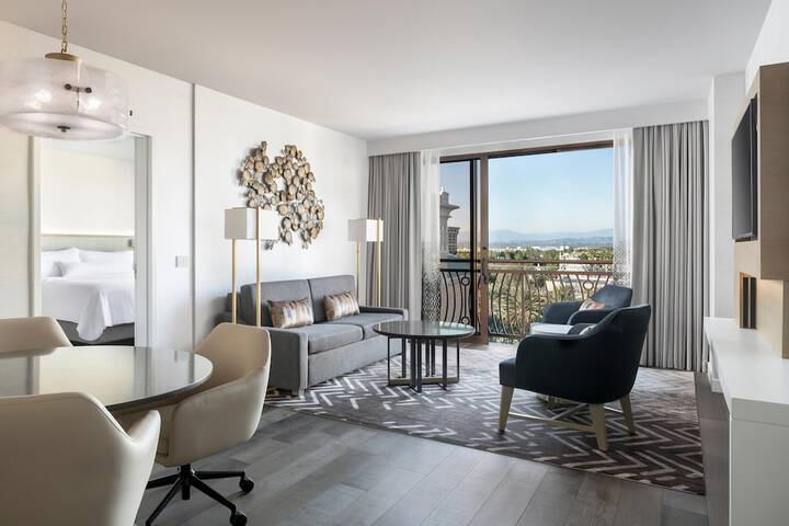 Room 51 of 103