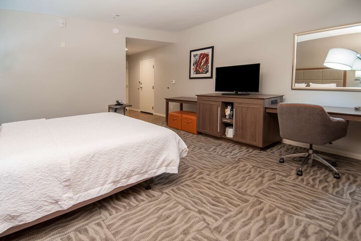 Room 17 of 46