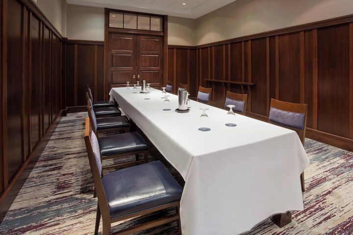 Sheraton St. Paul Woodbury Hotel