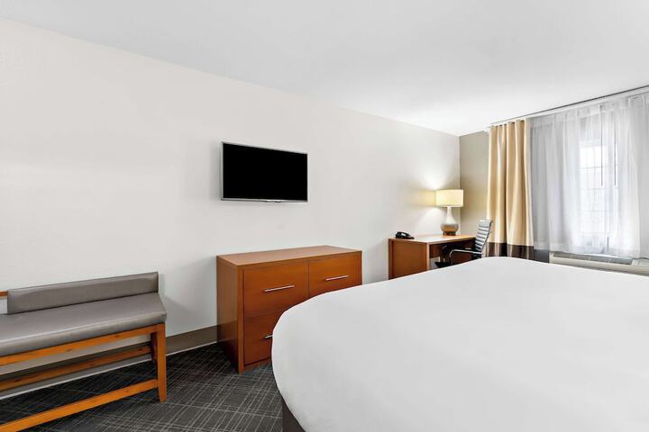 Room 35 of 48