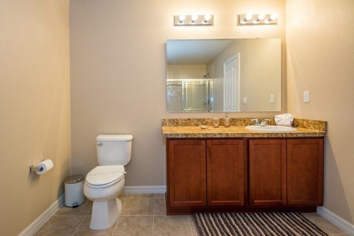 Room 12 of 25