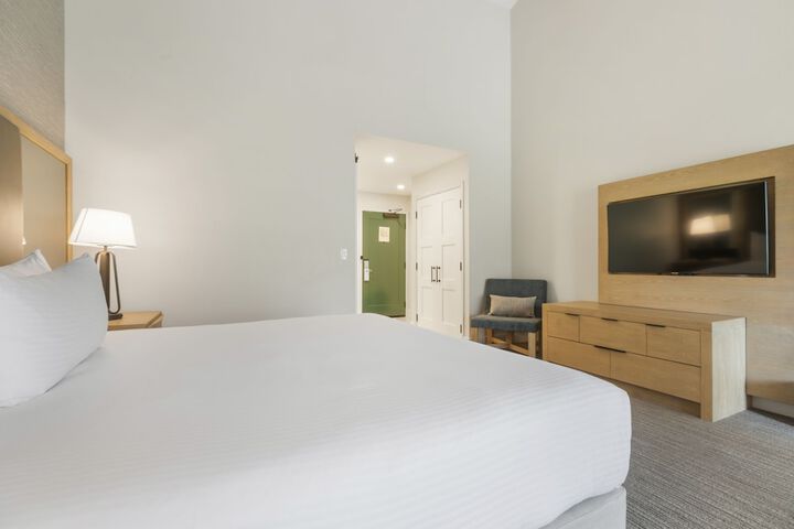 Room 13 of 21