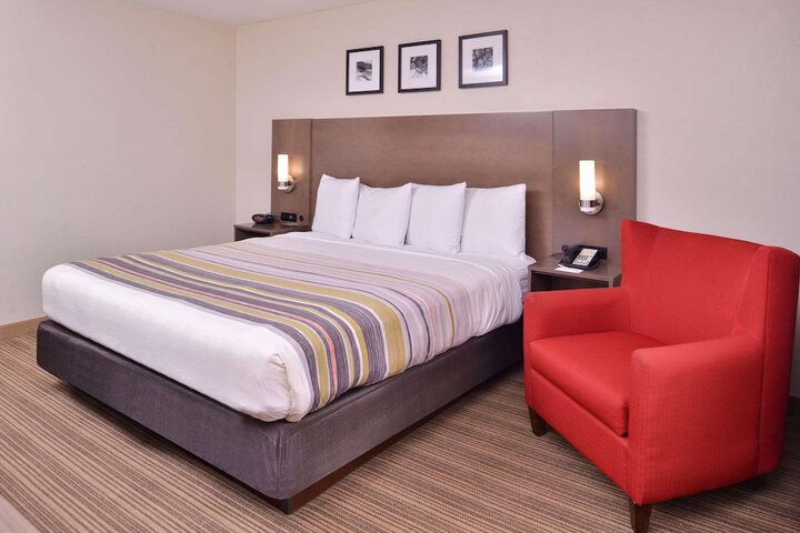 Country Inn & Suites by Radisson Omaha Airport, IA