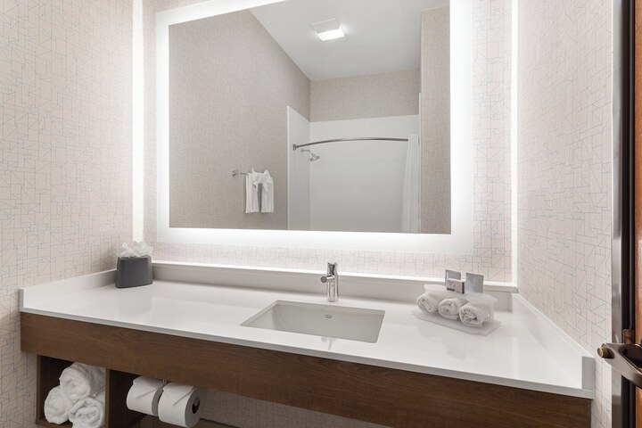 Holiday Inn Express Vancouver North - Salmon Creek by IHG
