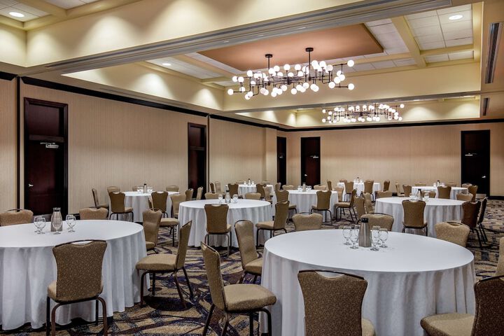 Hilton Columbus / Polaris