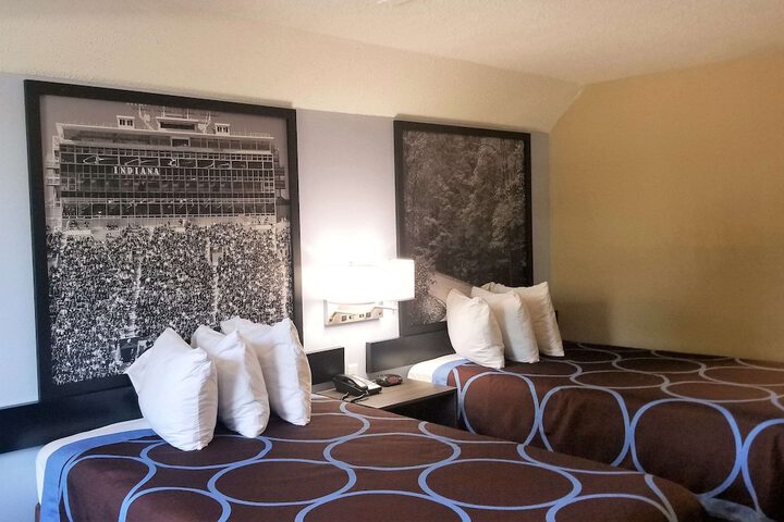 Room 12 of 27
