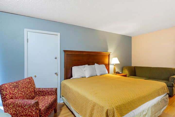 Room 22 of 25