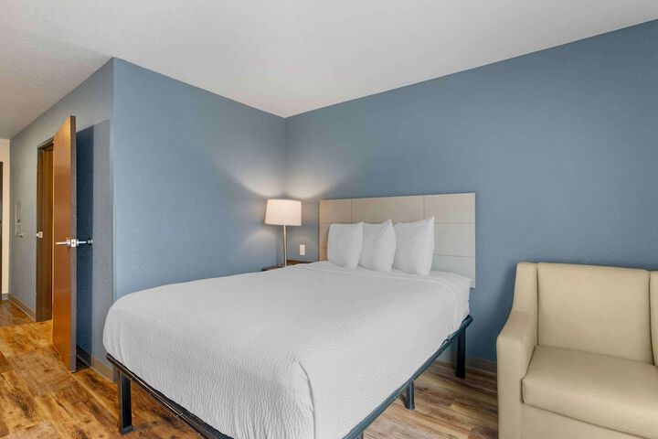 Extended Stay America Select Suites - Tampa - Northeast