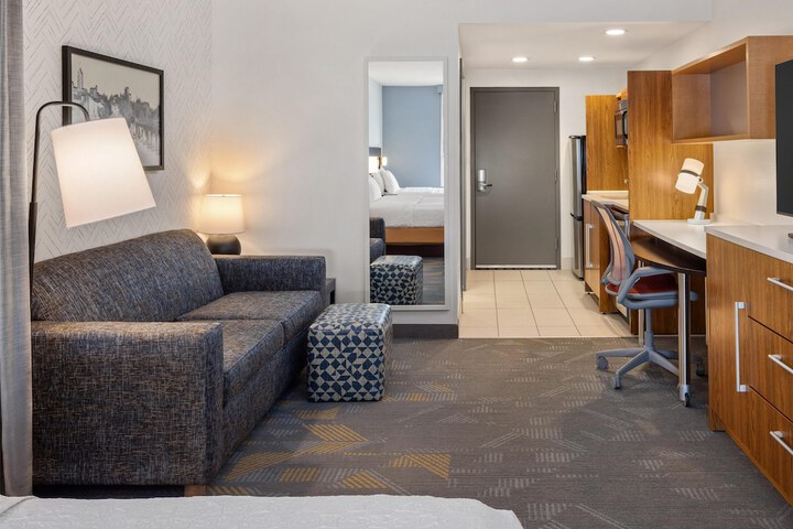 Home2 Suites by Hilton Roseville Minneapolis