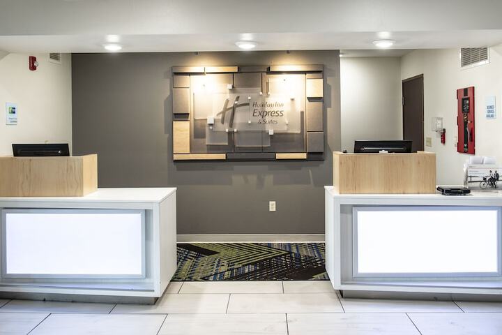 Holiday Inn Express & Suites Sedalia by IHG