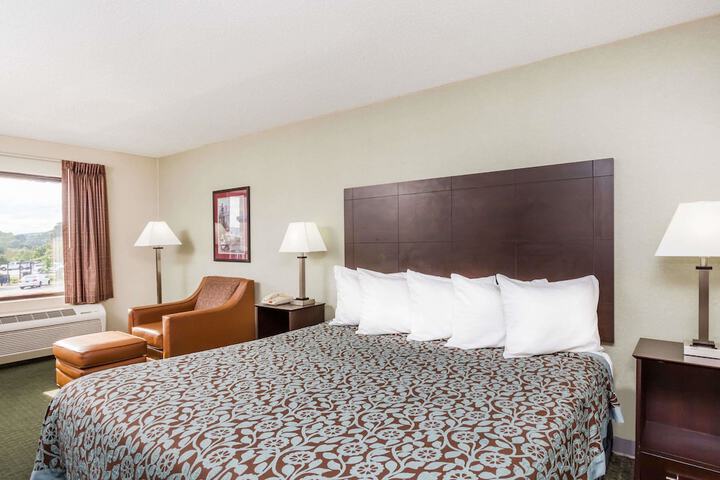 Room 12 of 14