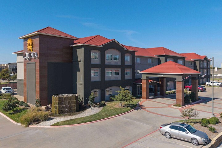 Hotel 4 of 72