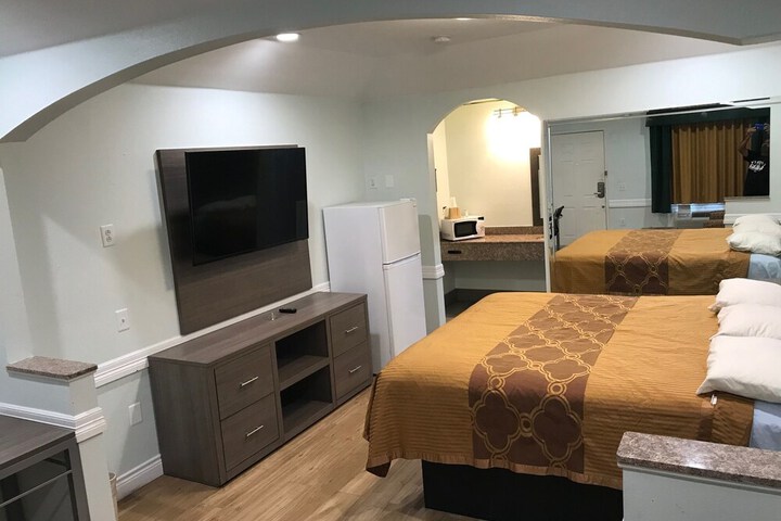 Room 12 of 26