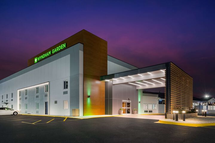 Wyndham Garden Ankeny / Des Moines