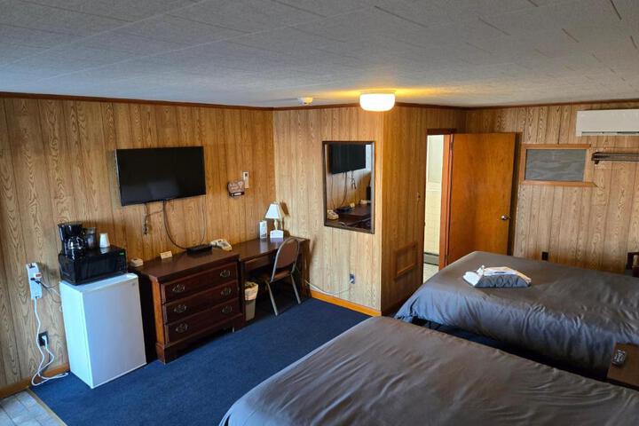 Russells Motel