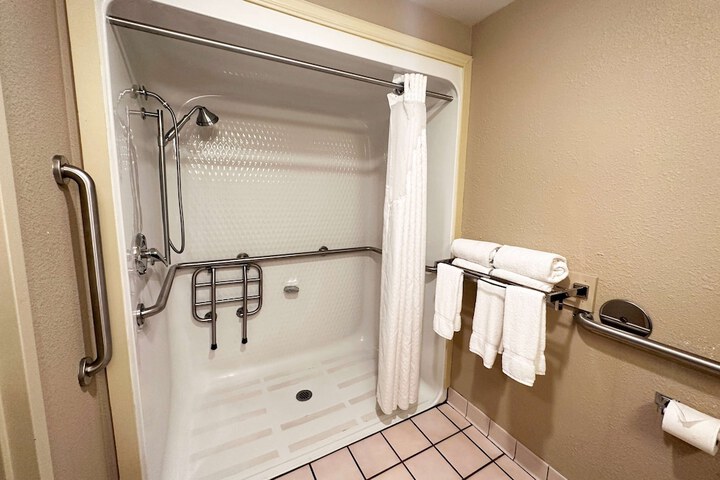 Room 4 of 21