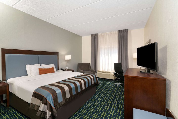 Room 9 of 25