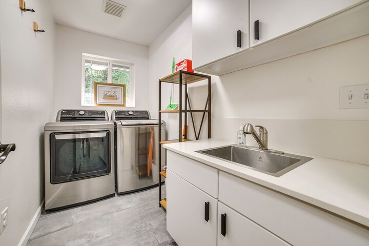 Issaquah Retreat Near Lake Sammamish State Park!