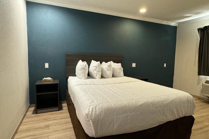 Room 7 of 20
