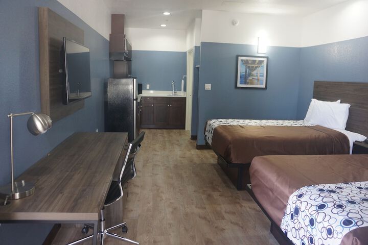 Room 25 of 28