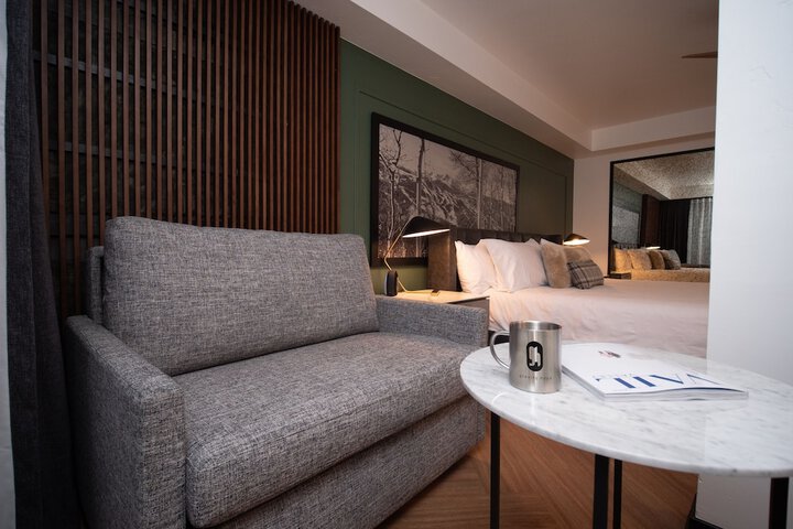 Room 48 of 102