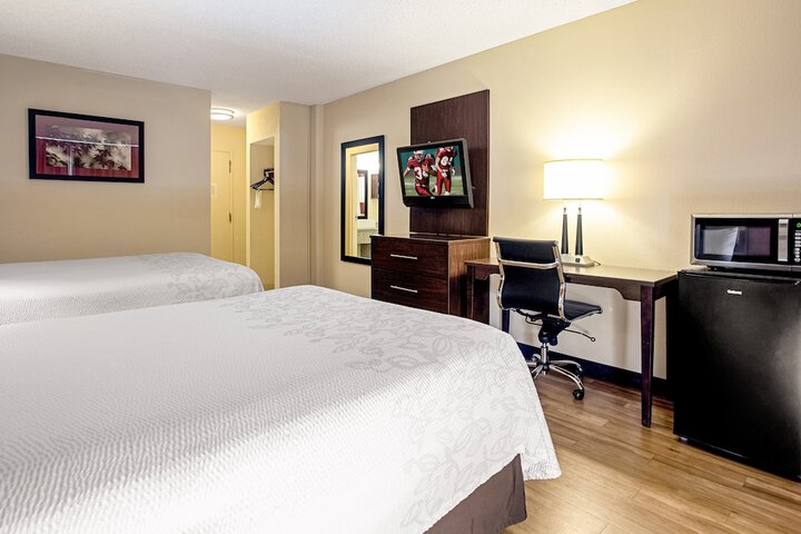 Red Roof Inn PLUS+ Wichita East