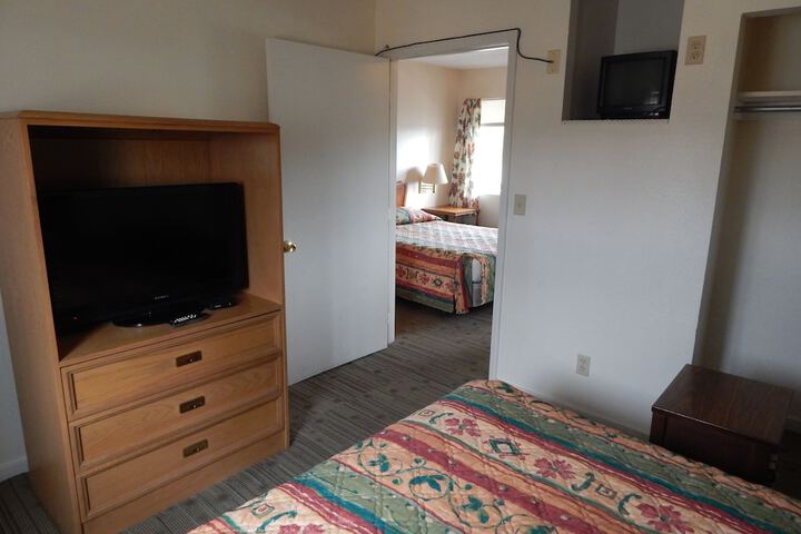 Room 9 of 35