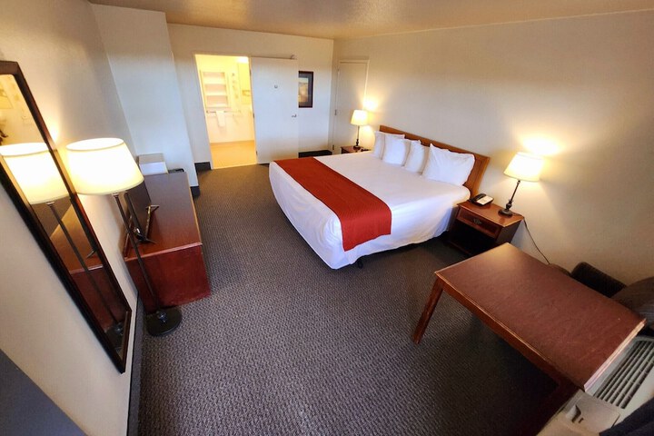 Room 11 of 21