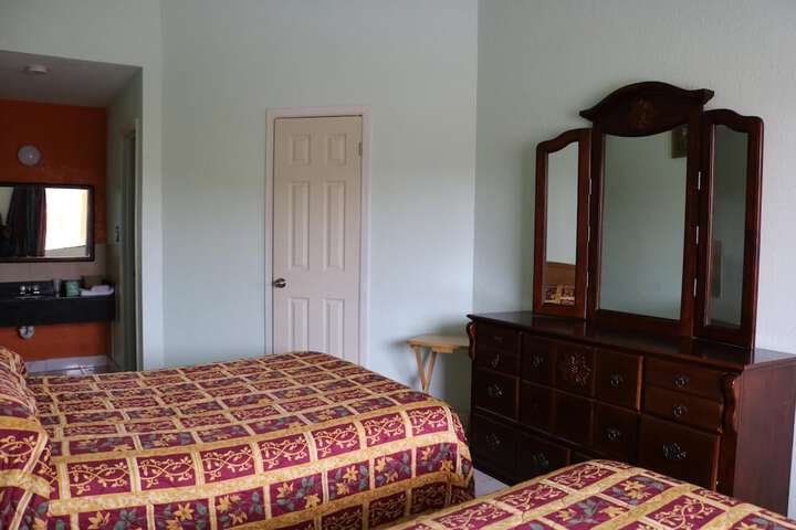 Room 28 of 43