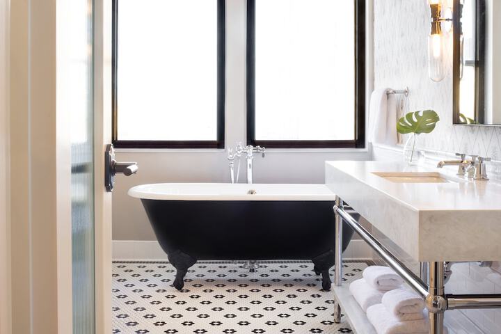 Kimpton Cottonwood by IHG