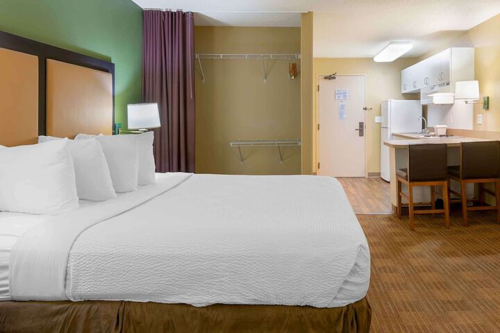 Room 14 of 32