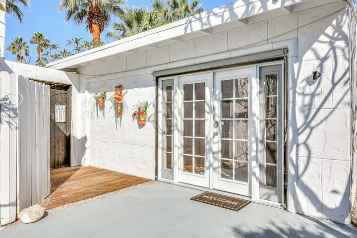 Golf Shop & Hike: Sleek Rancho Mirage Studio