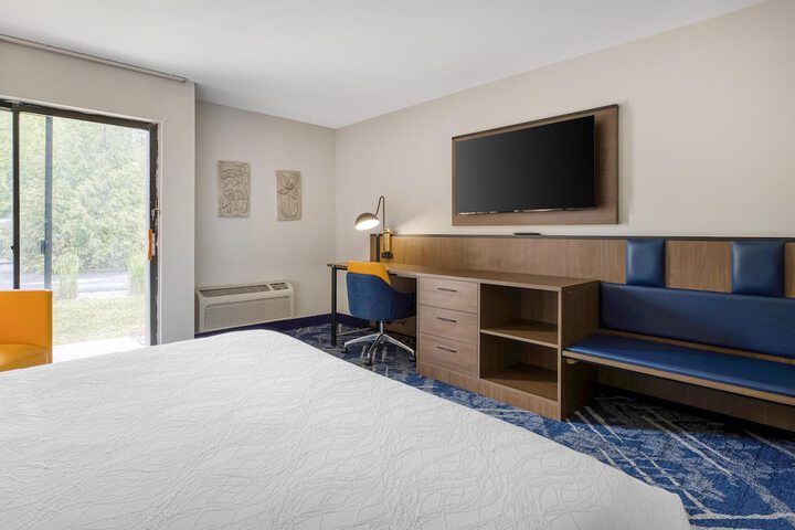 Best Western Indian Oak