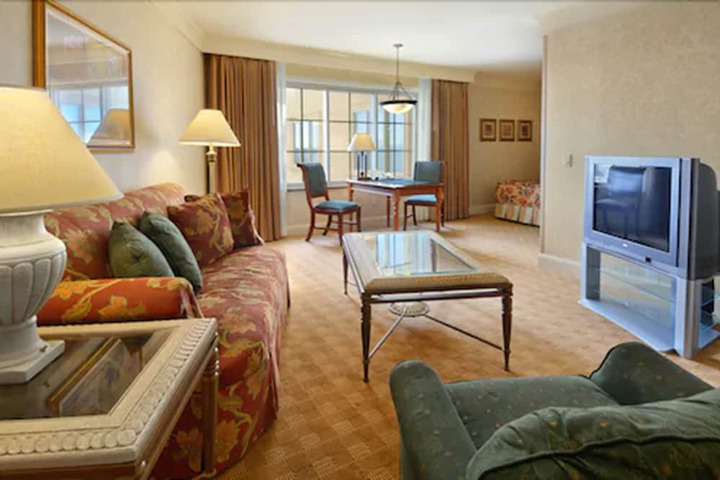 Room 23 of 40