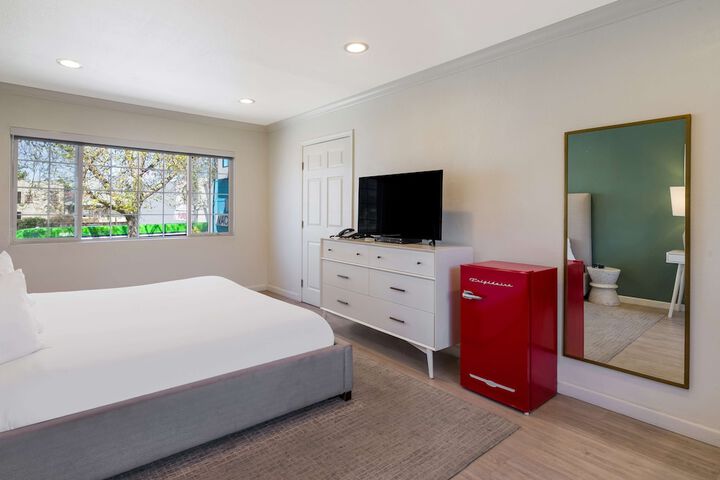 Room 45 of 68