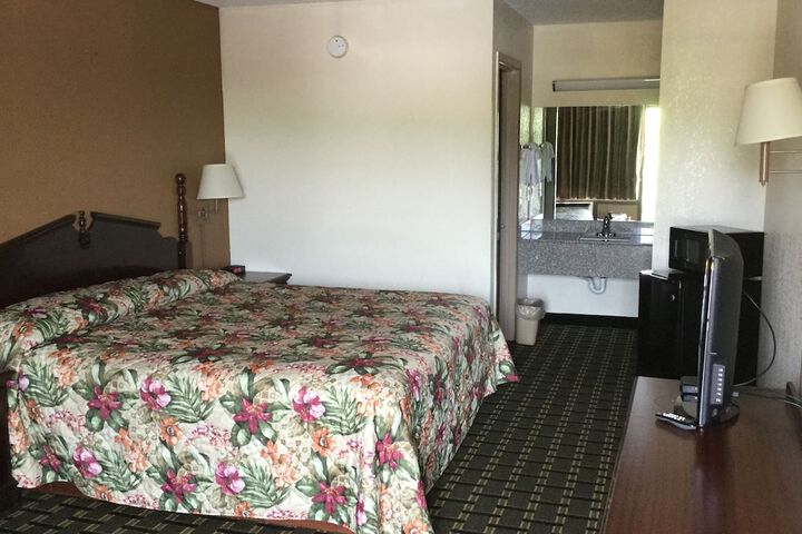 Room 17 of 30