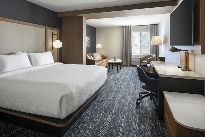 Fairfield by Marriott Inn & Suites Fresno River Park
