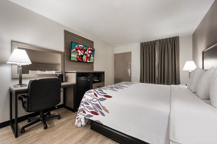 Room 13 of 30