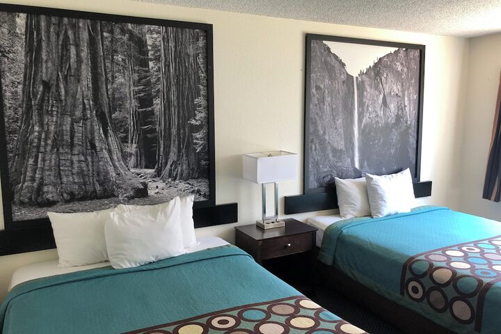 Super 8 by Wyndham Selma / Fresno Area