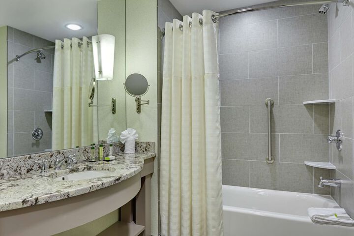 DoubleTree by Hilton Philadelphia Center City