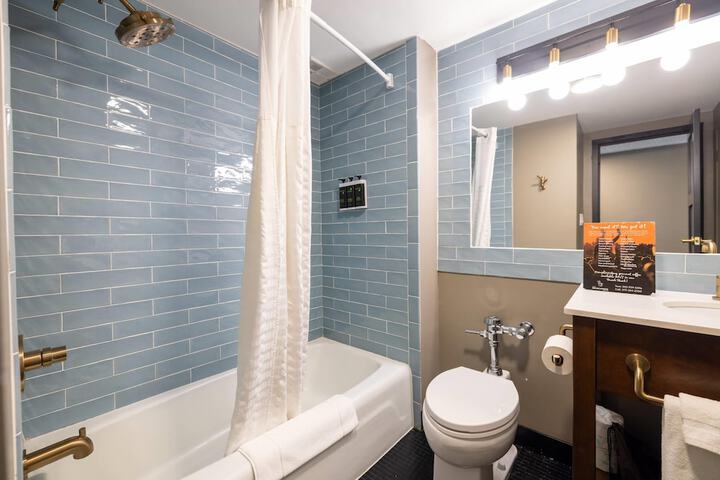 The Highlander Hotel Iowa City an Ascend Collection Hotel