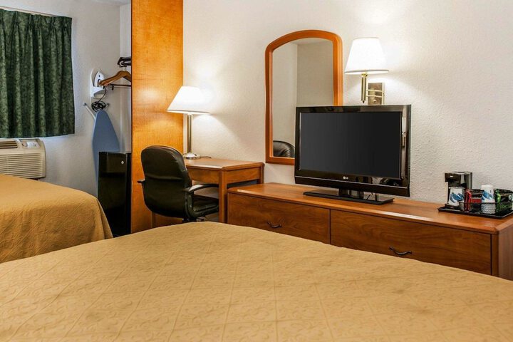 Room 17 of 26