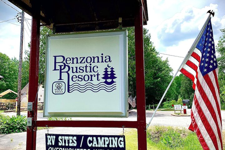 Benzonia Rustic Resort