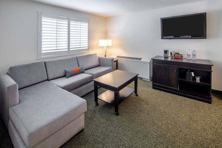 Collegian Hotel & Suites Trademark Collection by Wyndham