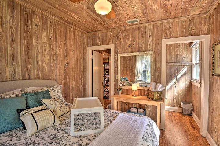 Cottage w / Private Pool - Walk to Lake Wales!