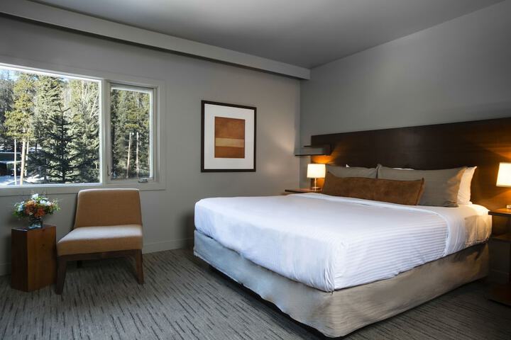 Room 28 of 100